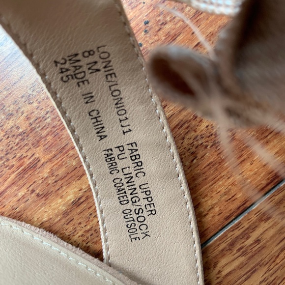 MADDEN GIRL Women's 4" Strappy Heel Suede New. Worn Once. Size 8 - Picture 11 of 11